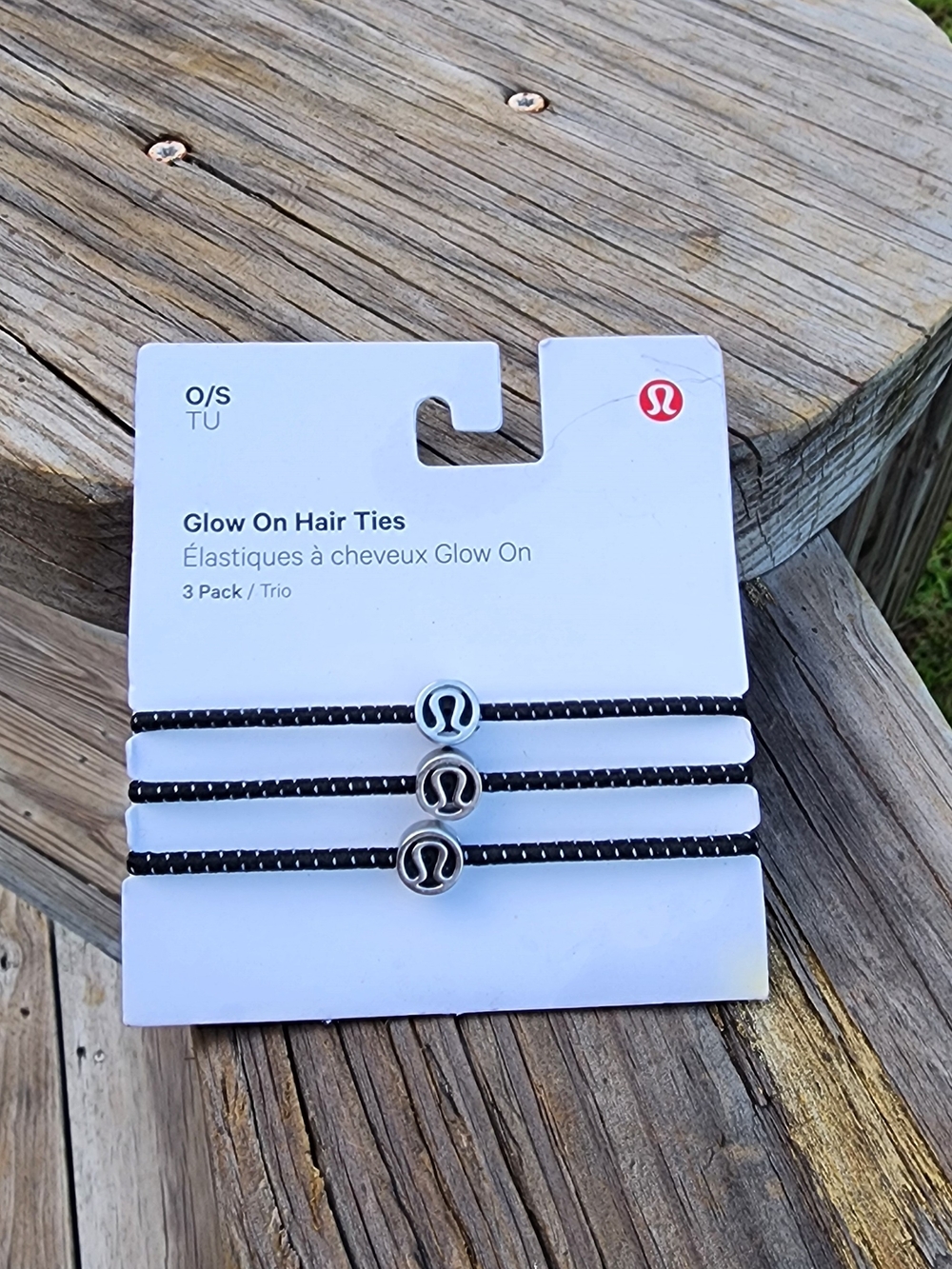Cell phone accessory packaging